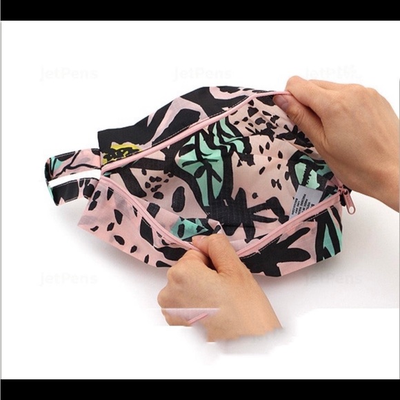 NWT BAGGU FLORAL 2 x Small 3D Zip Pouches - Picture 7 of 7